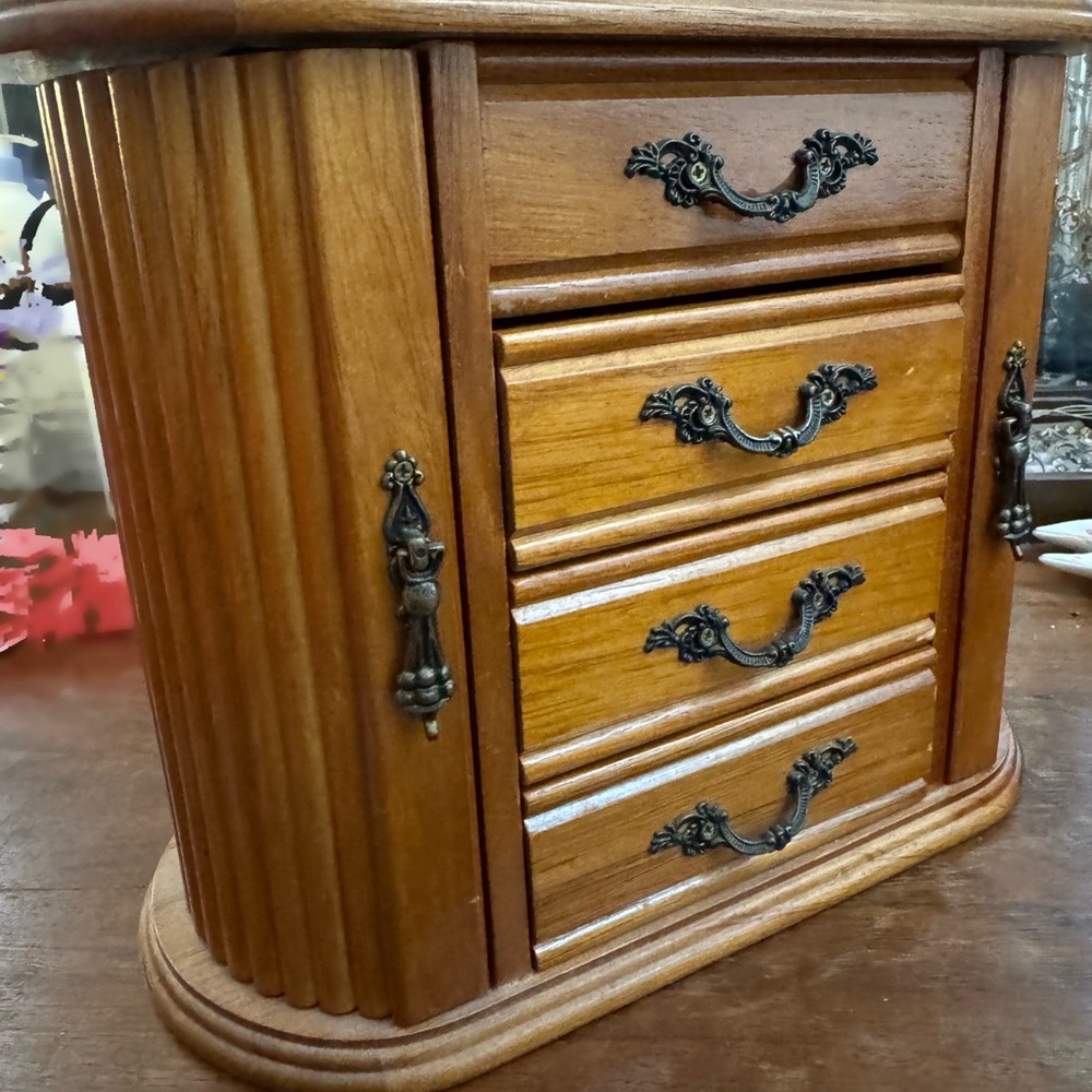 Wood 3 drawer jewelry box